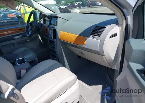 2009 Chrysler Town & Country Limited from USA, damaged, VIN 2A8HR64X79R581771